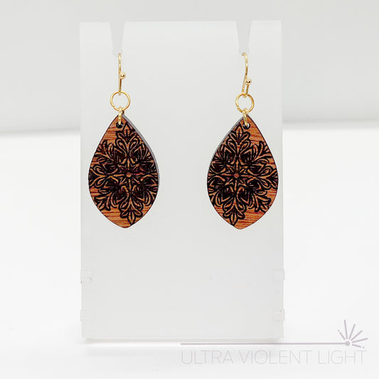 Engraved snowflake earrings