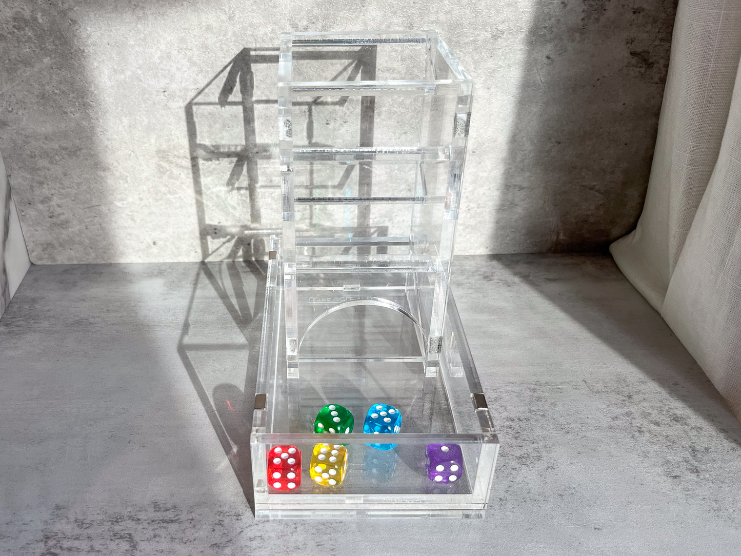Magnetic collapsible dice tower