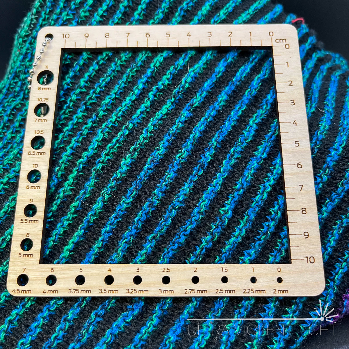 Knitting and crochet swatch gauge ruler