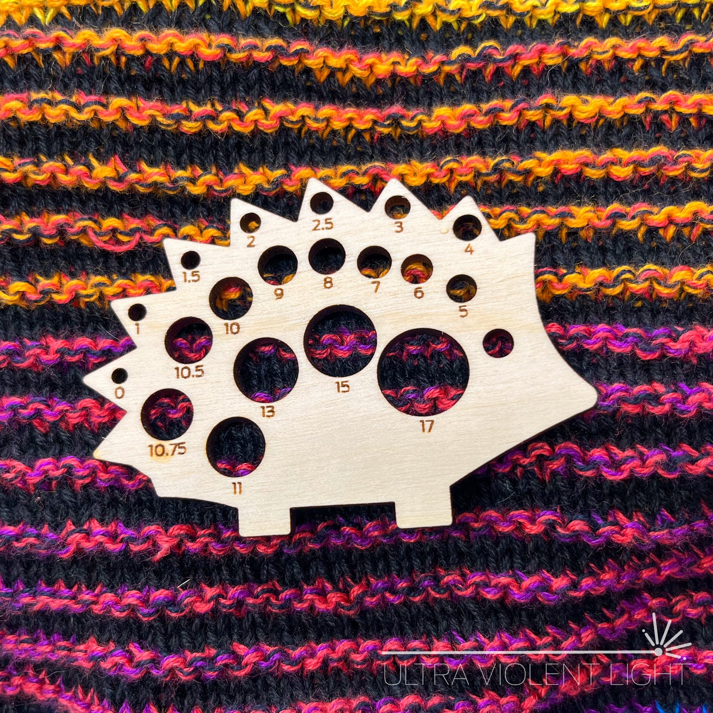 Hedgehog knitting needle sizer