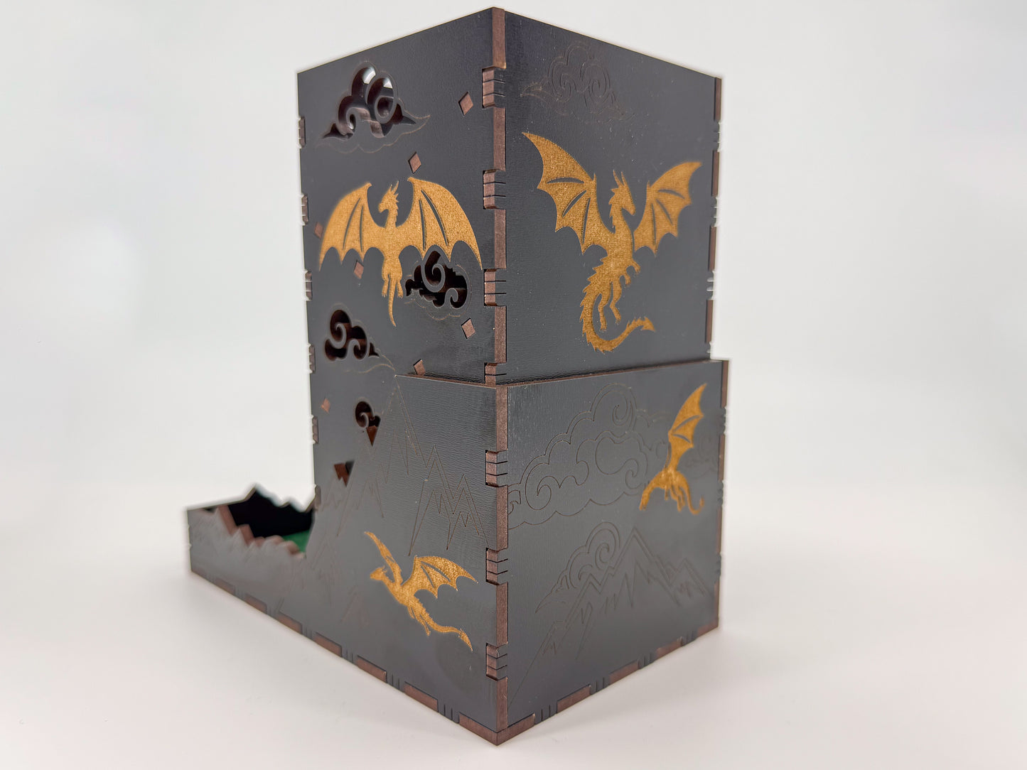 Dragon collapsible dice tower