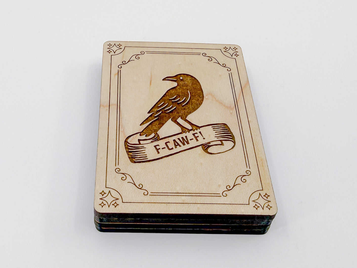 Magnetic needle case / holder