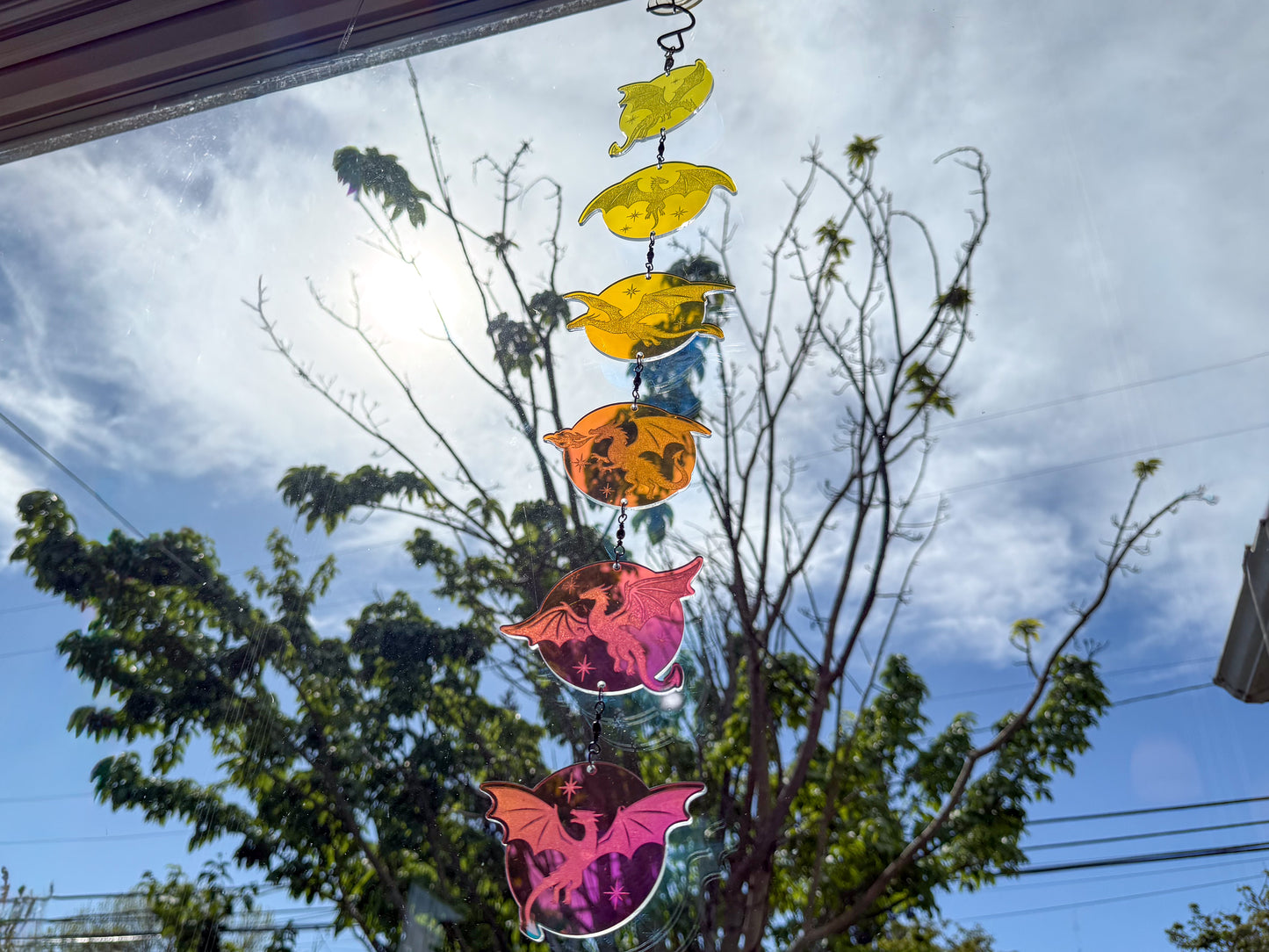 Dangling dragon suncatcher / mobile