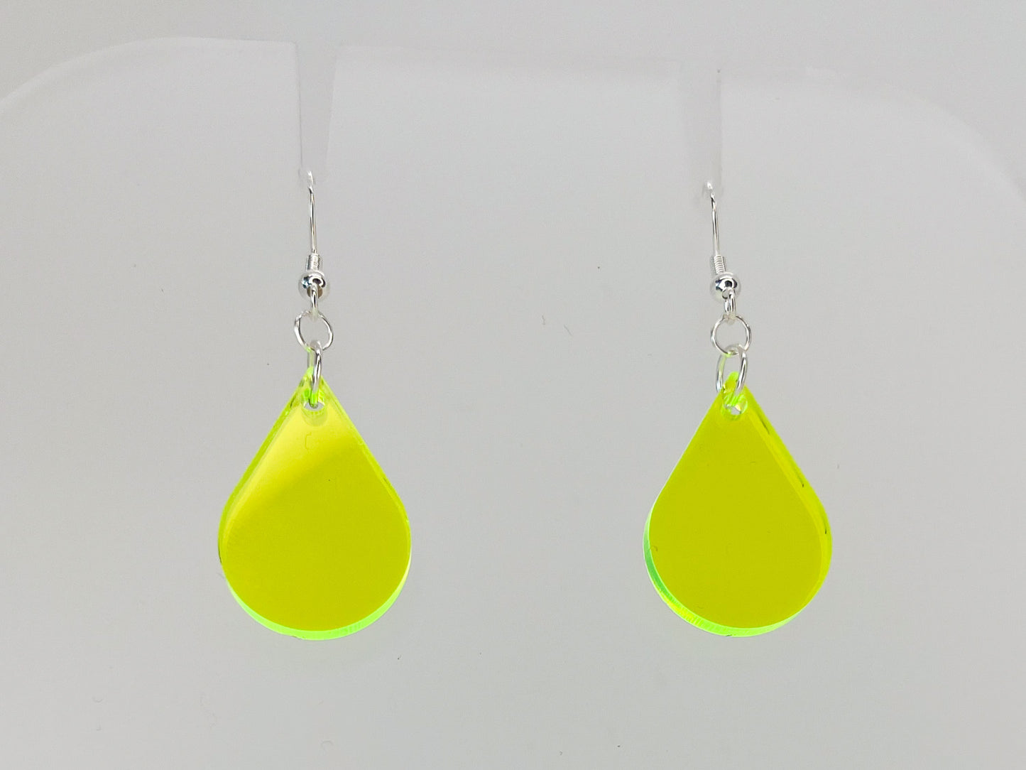 Green fluorescent single sundrop hook dangle earrings