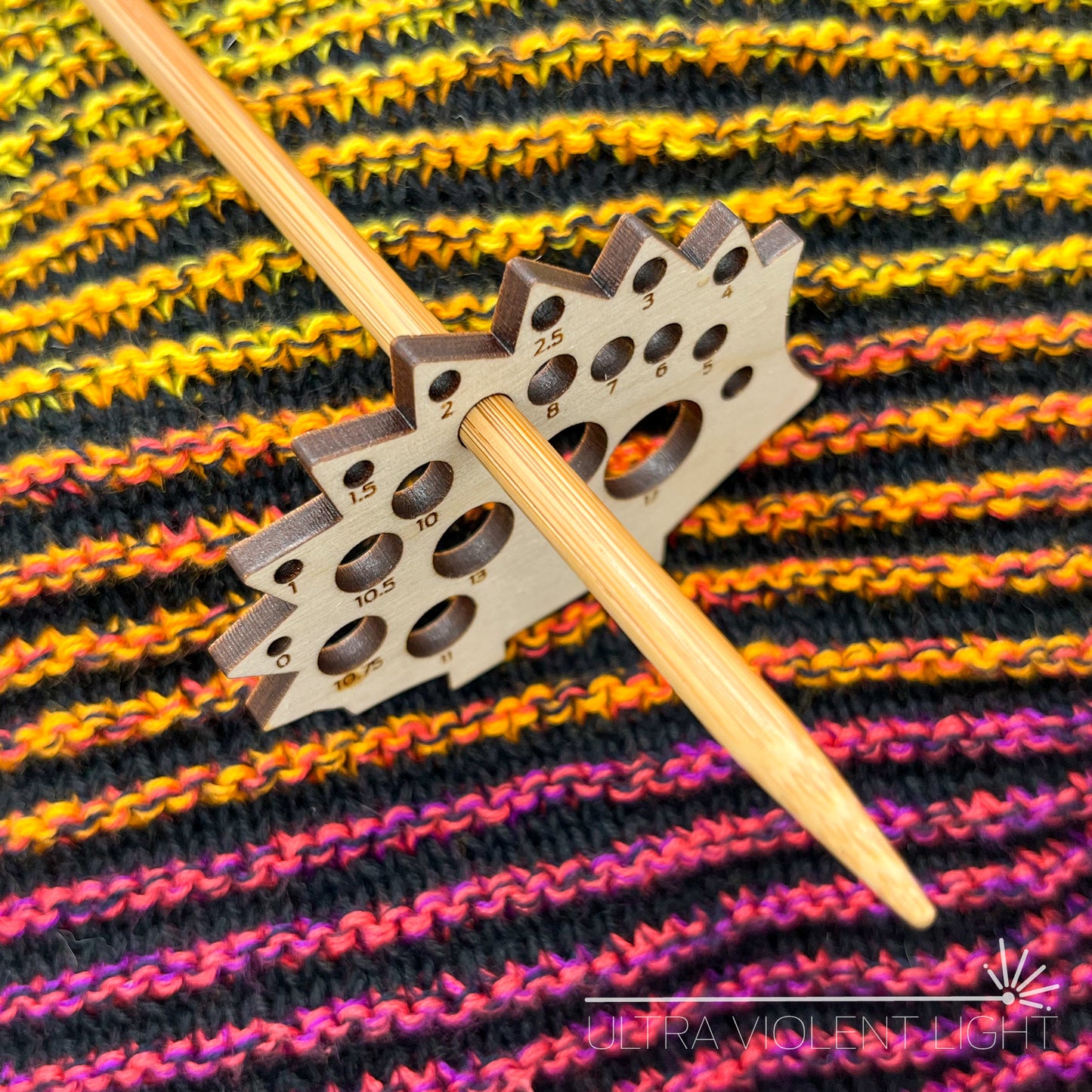 Hedgehog knitting needle sizer